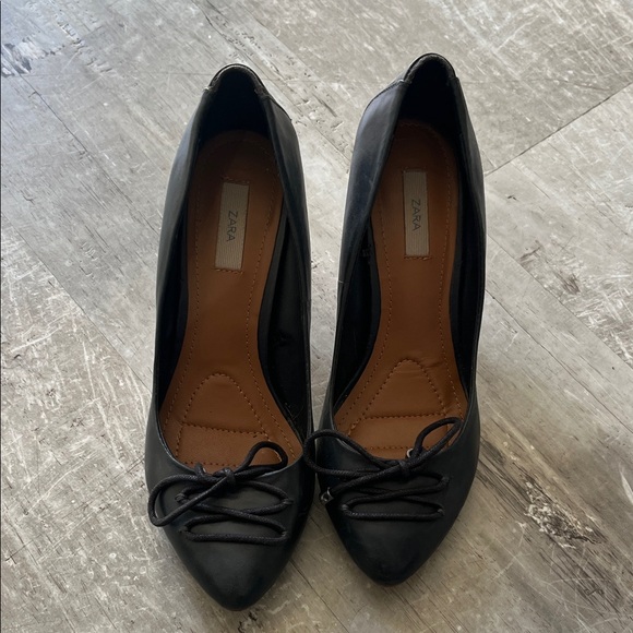 Zara Shoes - Zara Black Leather‎ Heels with Bow Detail